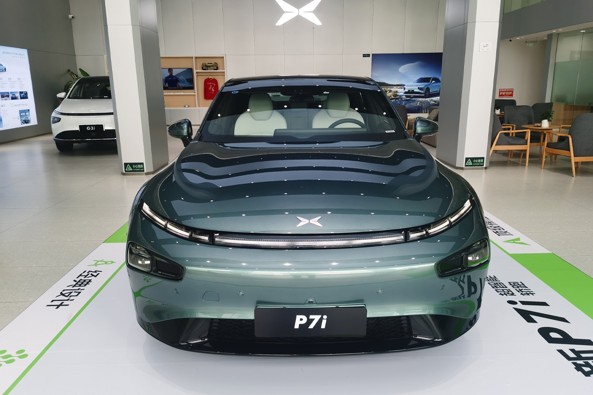 小鵬汽車P7i